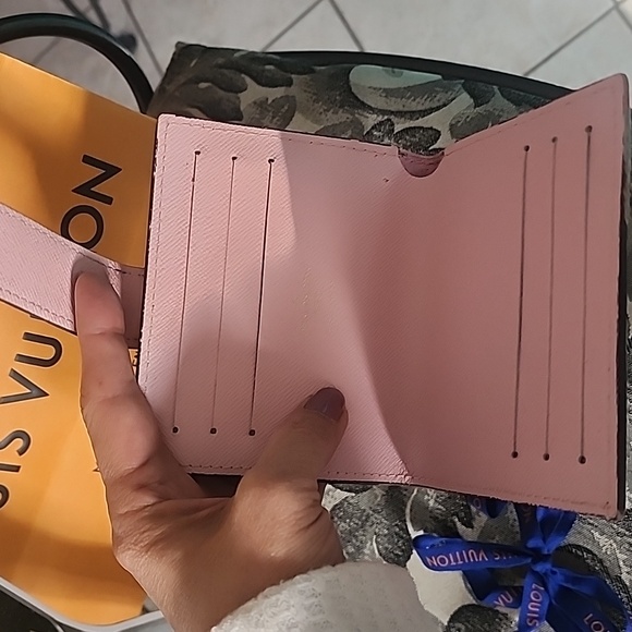 EUC Rare Louis Vuitton Wallet/Cardholder Monogram and Pink - Picture 8 of 12